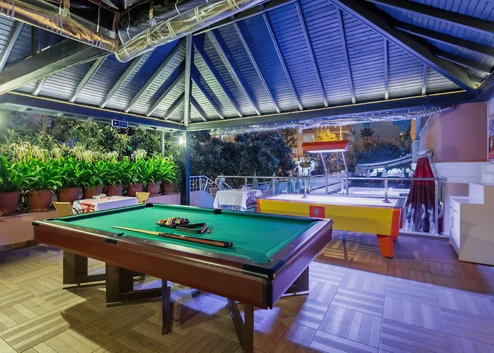 Semesteranläggning (resort) Flower 3*